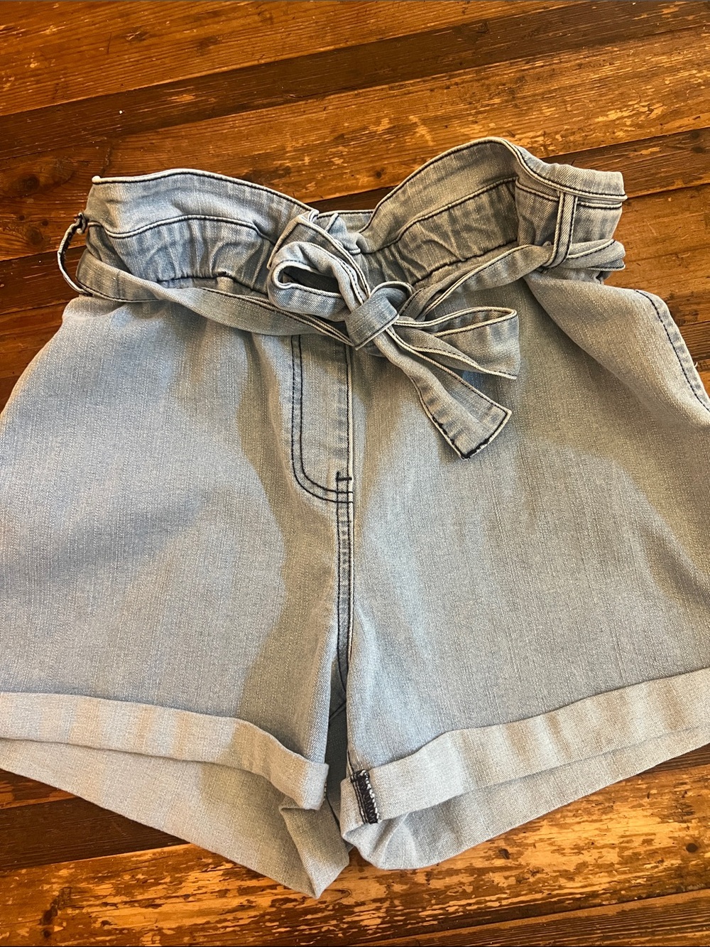 Women’s Crazy Train Light Blue Paperbag Denim Tie-Belt Shorts size Large